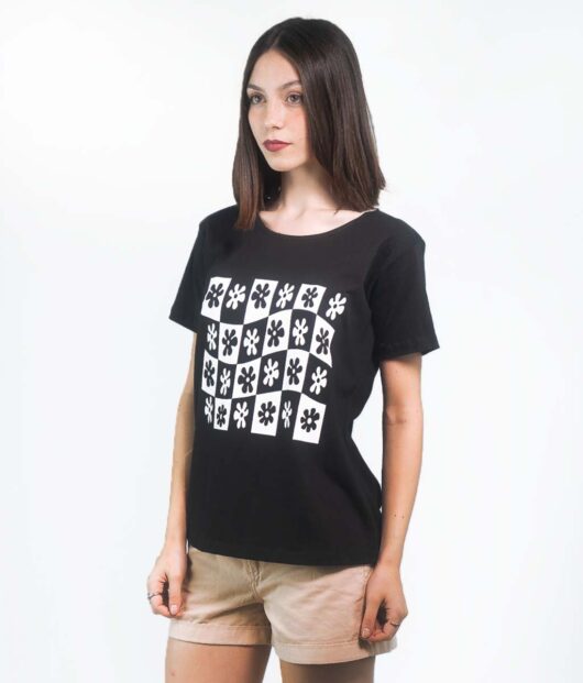 REMERA FLORES